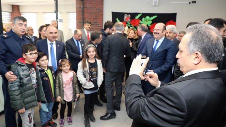 BAŞKAN ÇEKTİ, ÇOCUKLAR MUTLU OLDU