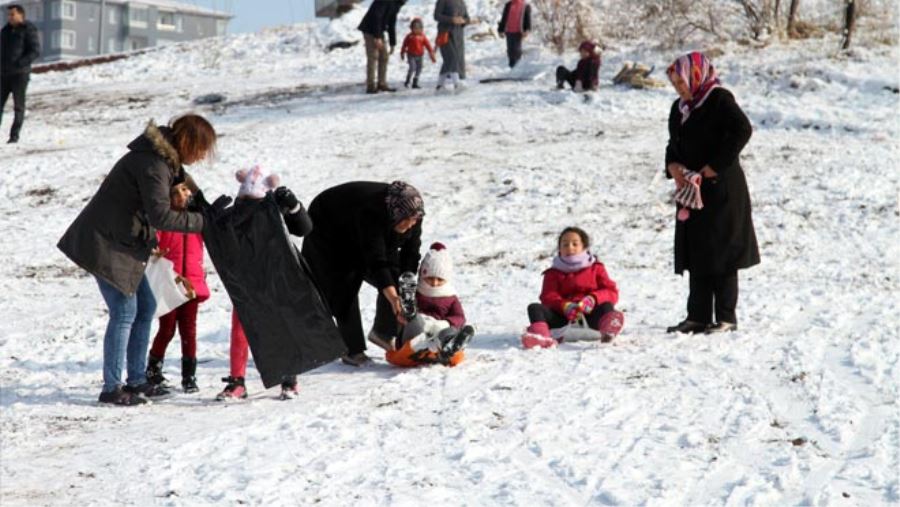 TALAS YAPTI, ÇOCUKLAR KAYDI