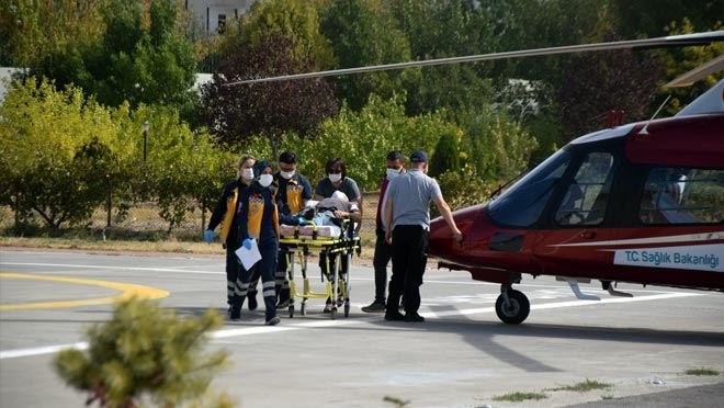 KAFASINI TRAKTÖR PULLUĞUNA ÇARPTI, KAFATASI ÇATLADI