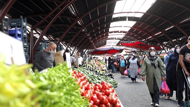 KOCASİNAN, YENİMAHALLE’DEKİ PAZAR YERİNİ YENİLEDİ