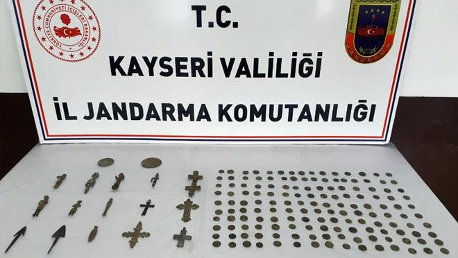 JANDARMA’DAN TARİHİ ESER KAÇAKÇILARINA DARBE