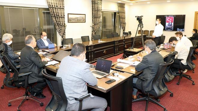 BAŞKAN BEYAZ MASADA SORULARI CEVAPLADI