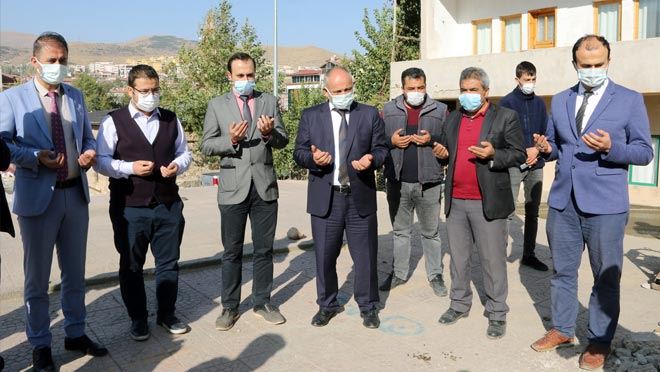 YAHYALI KAPALI SEMT PAZARININ TEMELİNE İLK HARÇ KONULDU