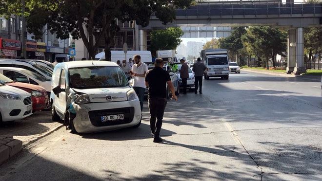 5 ARACIN KARIŞTIĞI ZİNCİRLEME KAZA