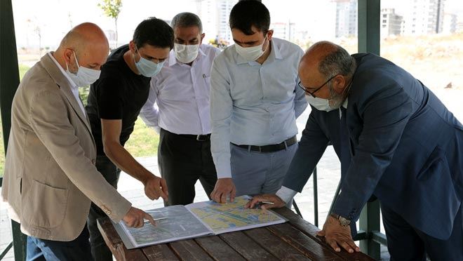 KOCASİNAN, AĞAÇ DİKİM SEZONUYLA BİRLİKTE 100 FARKLI NOKTADA AĞAÇ DİKECEK