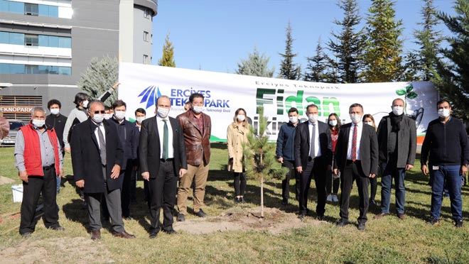 ERCİYES TEKNOPARK’TA ‘GELECEĞE NEFES’ FİDANLARI TOPRAKLA BULUŞTURULDU