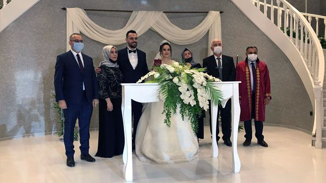 ÖZPOLAT AİLESİ’NİN MUTLU GÜNÜ