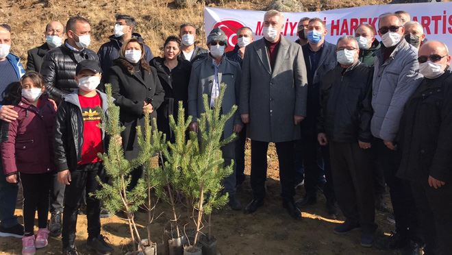 MİLLİYETÇİ HAREKET PARTİSİ’NDEN PANDEMİ ŞEHİTLERİ İÇİN 406 FİDAN