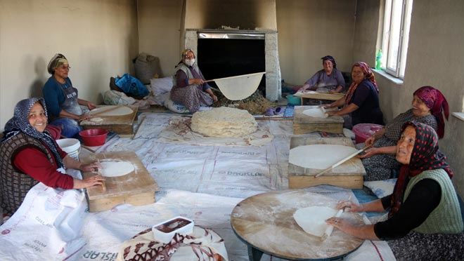 İLÇELERE KÖY FIRINI VE MEZARLIK DUVARI ÇALIŞMALARI YAPILDI