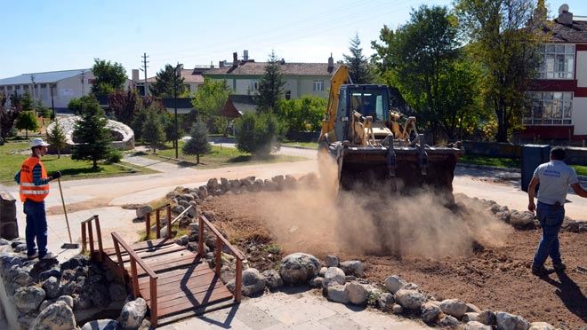 BÜNYAN BELEDİYESİ PARKLARI YENİLEMEYE DEVAM EDİYOR