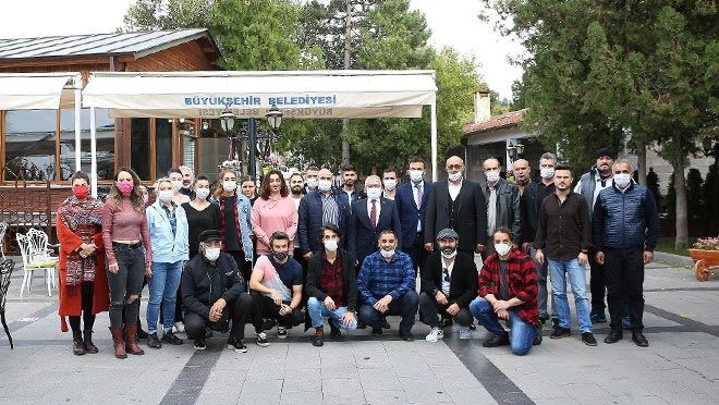 BÜYÜKKILIÇ BURSA DEVLET TİYATROSU SANATÇILARI İLE BİR ARAYA GELDİ