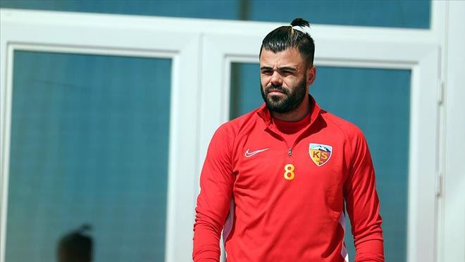 KAYSERİSPOR’DA FLAŞ AYRILIK