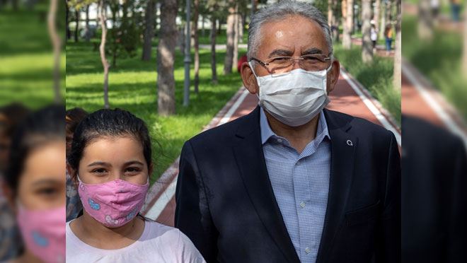 BÜYÜKŞEHİR’DEN ÇOCUKLARA ÖZEL MASKE