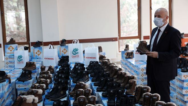 BAŞKAN ÇOLAKBAYRAKDAR’DAN İHTİYAÇ SAHİPLERİNE SICACIK DESTEK