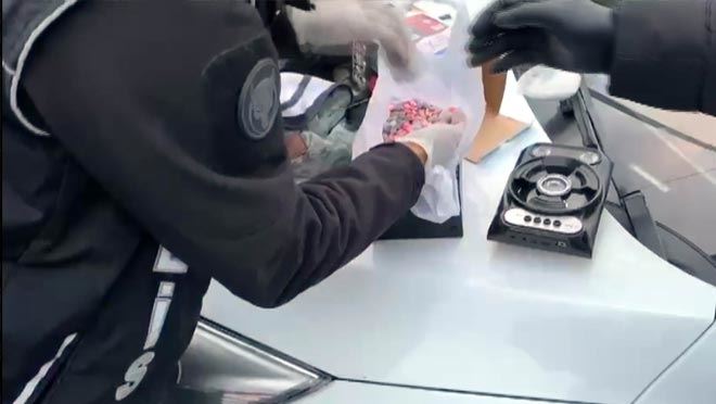 MÜZİK KUTUSU İÇİNDE UYUŞTURUCU SEVKİYATINI POLİS ENGELLEDİ