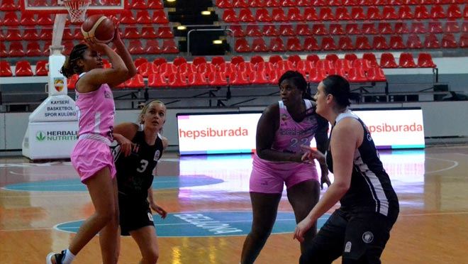 BELLONA KAYSERİ’DE EN SKORER İSİM HARRİS