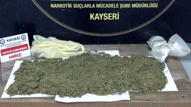 YOLCU OTOBÜSÜNE UYUŞTURUCU OPERASYONU