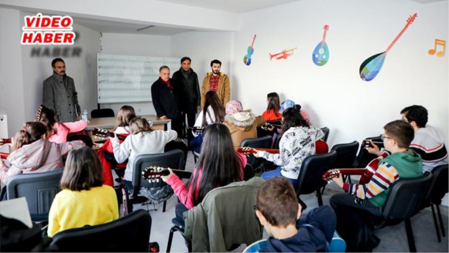 BAŞKAN YALÇIN’DAN ÖĞRENCİLERE ZİYARET