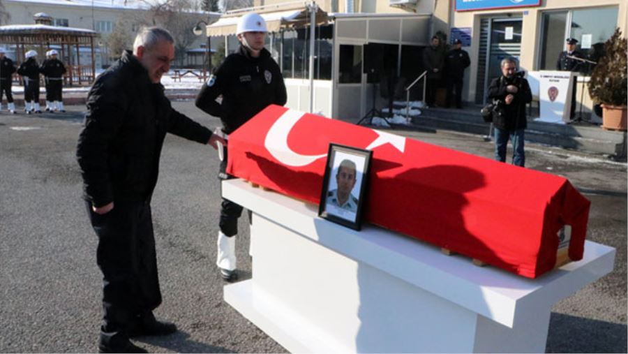 HAYATINI KAYBEDEN POLİS MEMURUNA GÖZÜ YAŞLI VEDA