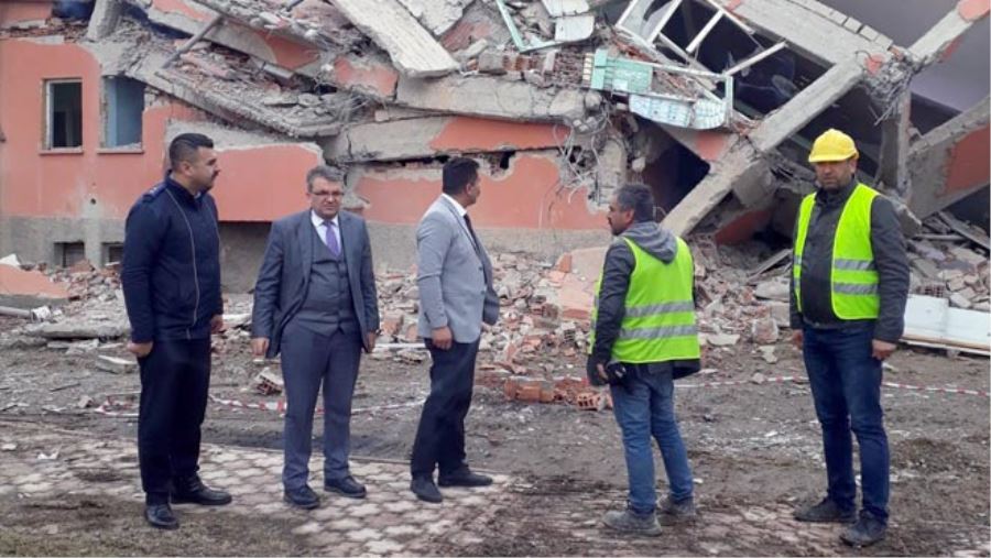 PINARBAŞI’DAN YOLA ÇIKAN YARDIM TIRI DEPREM BÖLGESİNE ULAŞTI