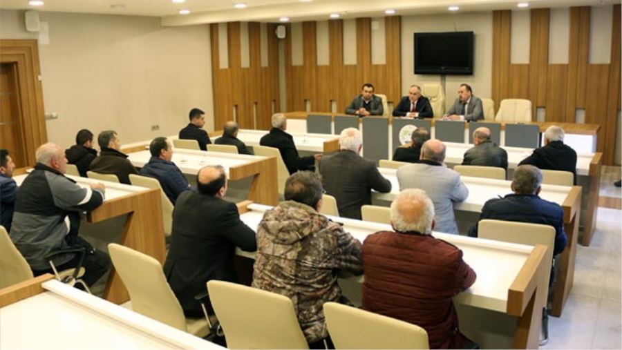 BAŞKAN ÖZTÜRK TİCARİ TAKSİCİLERLE TOPLANTI DÜZENLEDİ