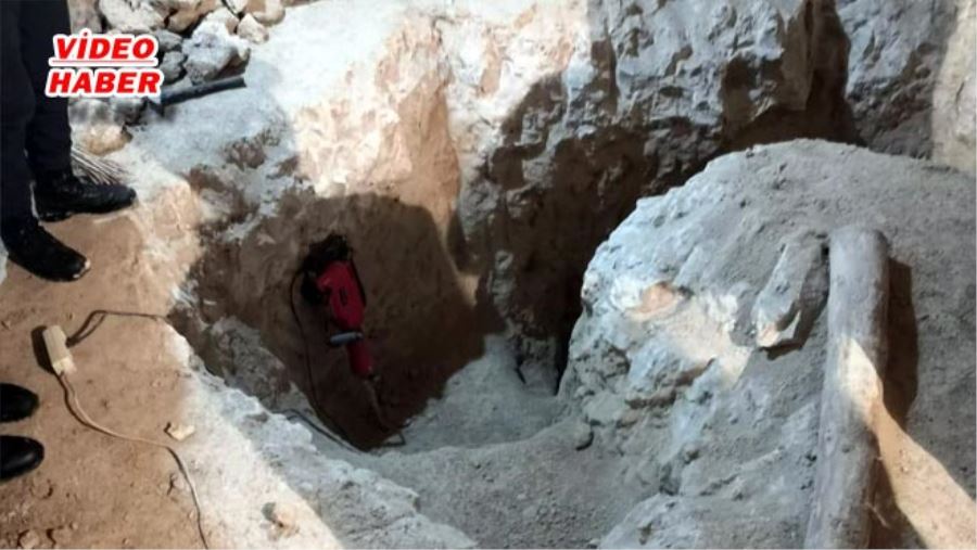 JANDARMA EVİN BODRUMUNDA KAZI YAPAN ŞAHSI YAKALADI