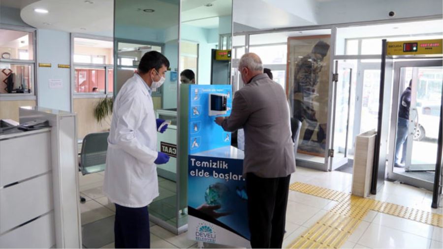 DEVELİ BELEDİYESİ SALGINA KARŞI DEZENFEKTE STANDI KURDU