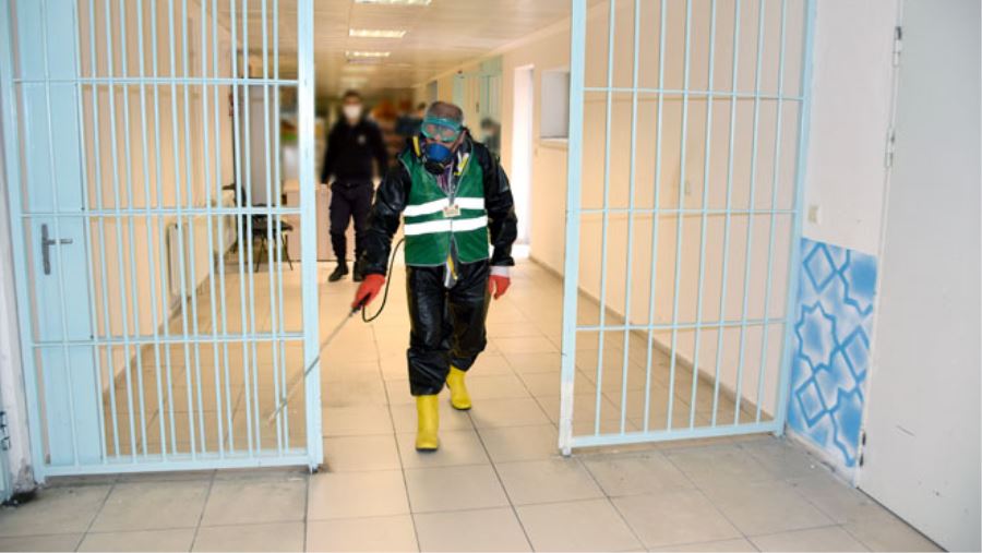 CEZAEVLERİ DEZENFEKTE EDİLDİ