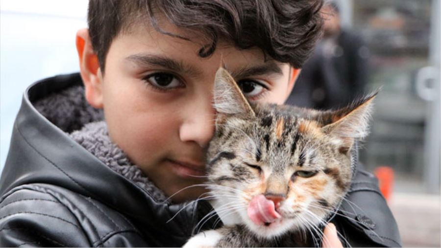 11 YAŞINDAKİ AHMET’İN HAYVAN SEVGİSİ DUYGULANDIRDI