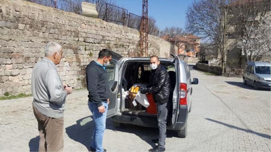 BÜNYAN BELEDİYESİ SOKAK SOKAK EKMEK DAĞITIYOR