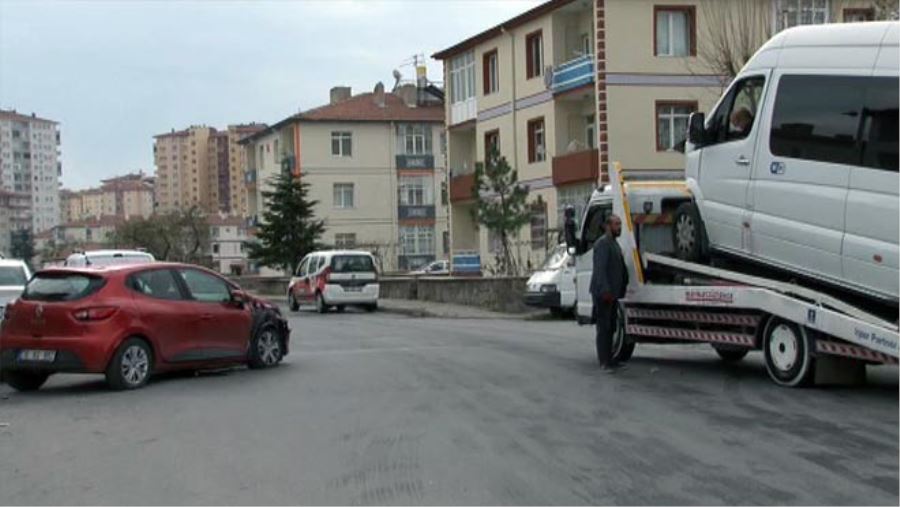 DİKKATSİZ SÜRÜCÜLER PANİĞE SEBEP OLDU