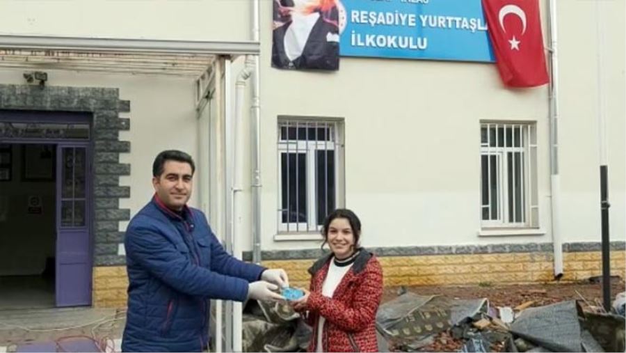 HAYIR ÇARŞISI GÖNÜLLÜLERİ’NDEN İHTİYAÇ SAHİPLERİNE İAŞE YARDIMI