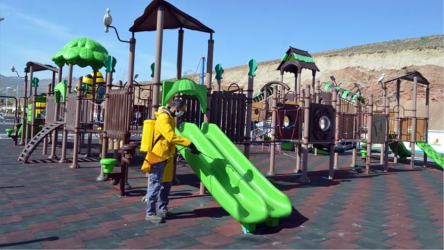 BÜNYAN BELEDİYESİ PARKLARI DEZENFEKTE EDİYOR