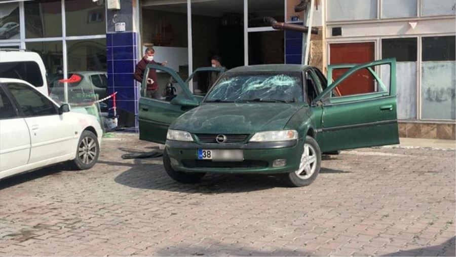 İŞ YERİNDE TARTIŞTIĞI ADAMA 10 EL ATEŞ ETTİ