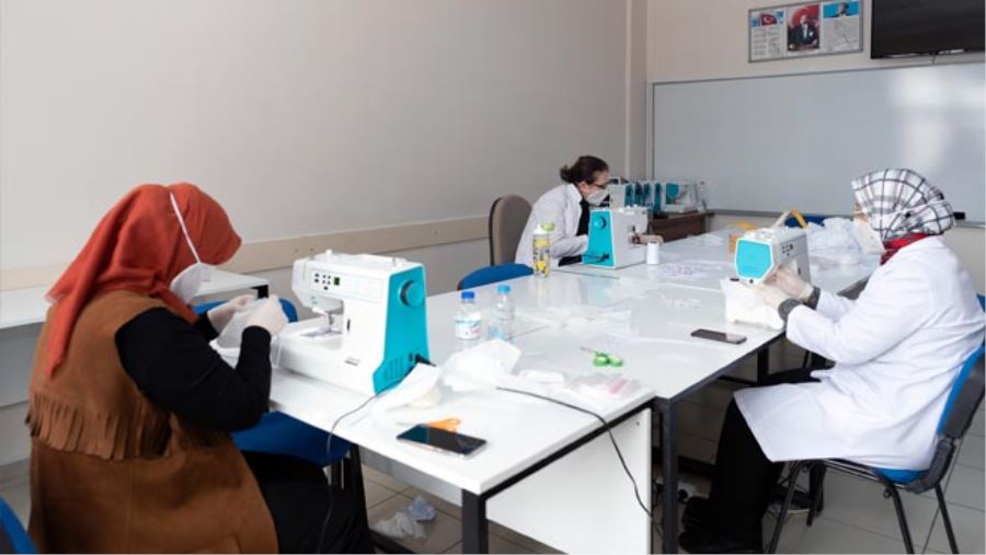 BÜYÜKŞEHİR’İN MASKE ÜRETİMİ 400 BİNİ AŞTI