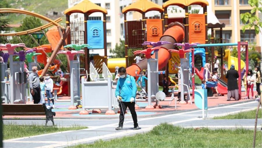 KOCASİNANLI ÇOCUKLAR, DAHA SAĞLIKLI VE GÜVENLİ PARKLARDA VAKİT GEÇİRDİ