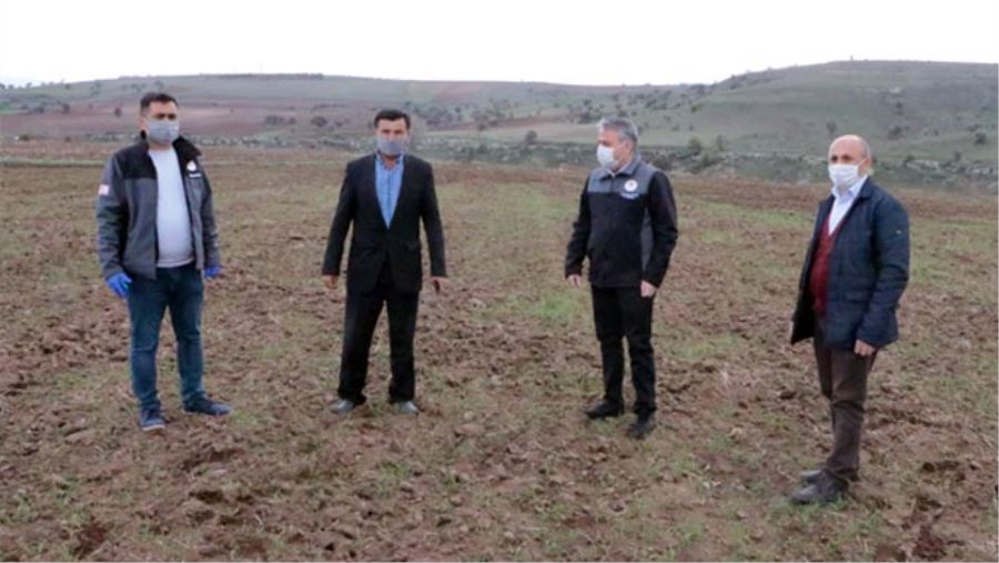 İL TARIM VE ORMAN MÜDÜRÜ MUSTAFA ŞAHİN, ÇİFTÇİLERİ ZİYARET ETTİ,