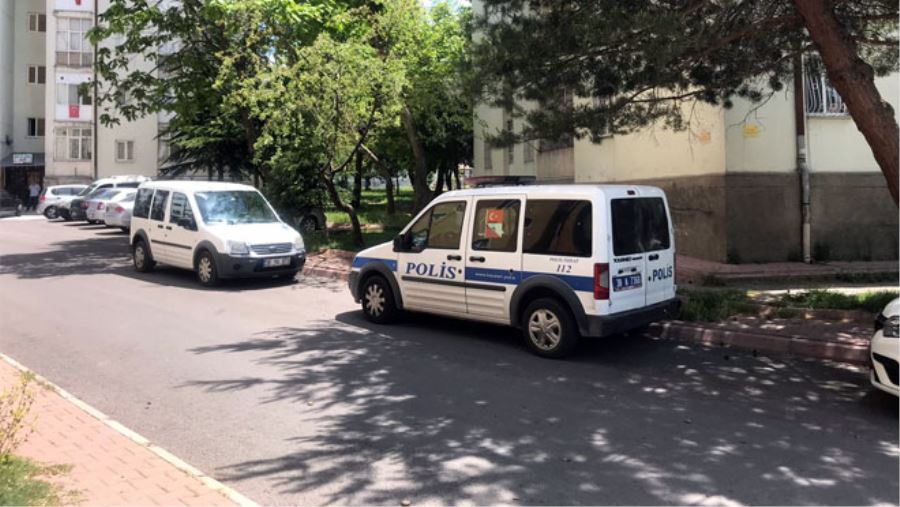 HABER ALINAMAYAN ŞAHIS EVİNDE ÖLÜ BULUNDU