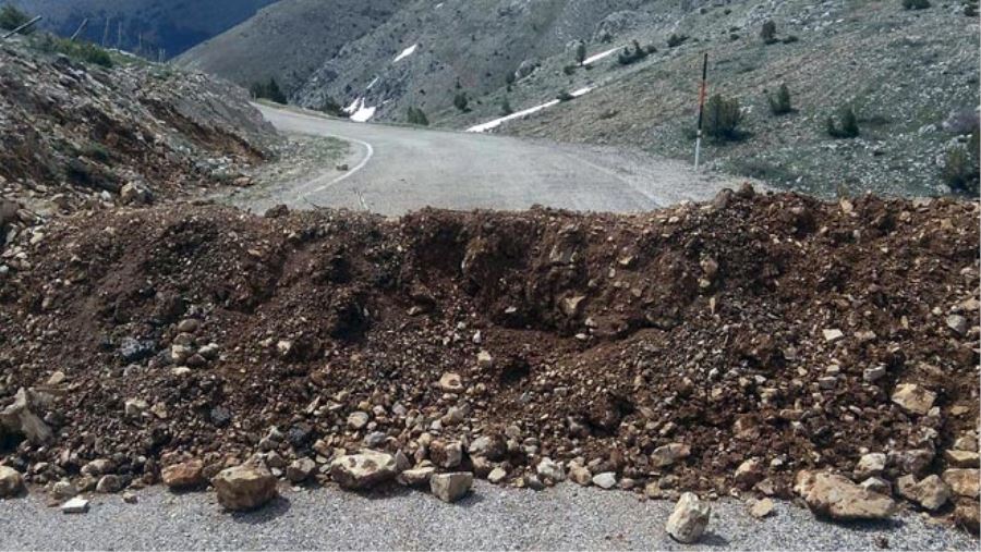 ARSLANTAŞ KÖYÜ İLE AYVAT KÖYÜ YOLU