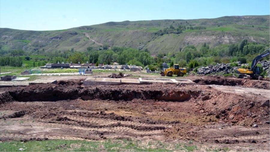 KARAKAYA MEZARLIĞINDA YENİ DÜZENLEME ÇALIŞMASI YAPILIYOR