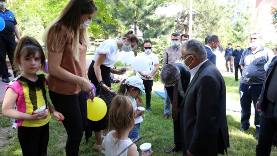 HABER MERKEZİ MUTLULUĞU PAYLAŞAN BAŞKAN