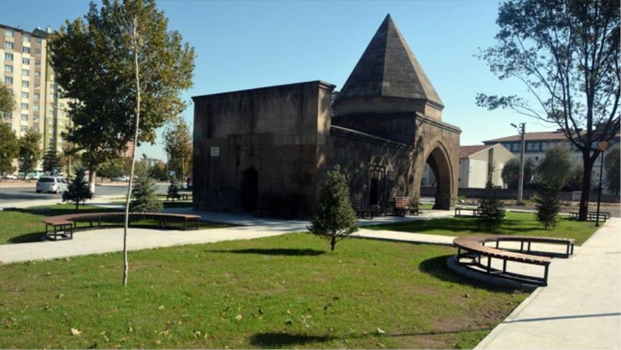 MELİKGAZİ TARİHE SAHİP ÇIKMAYA DEVAM EDİYOR