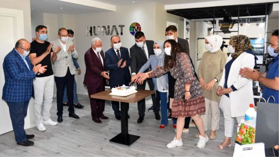 VALİ GÜNAYDIN’DAN HUNAT TV’YE ZİYARET