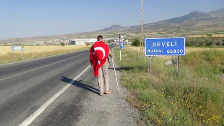 4 YILDIR 47 KİLOMETRELİK YOLU 251 ŞEHİT İÇİN YÜRÜYOR