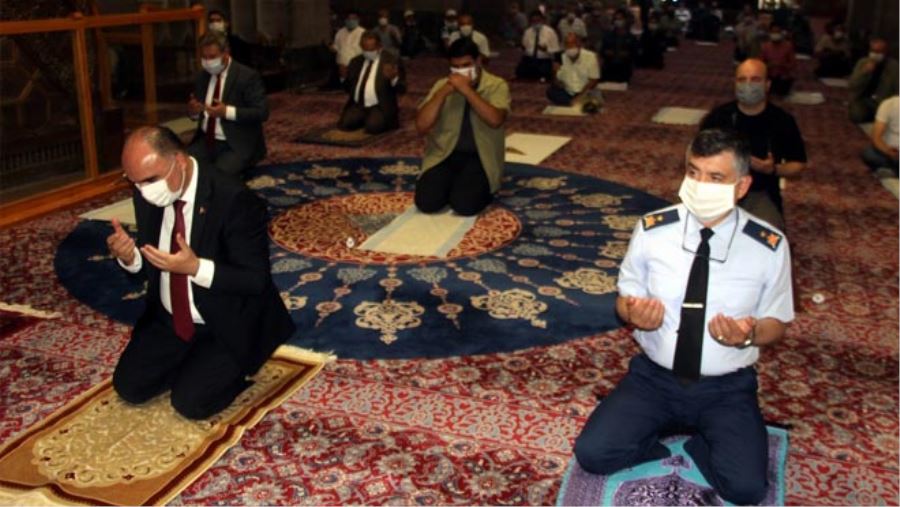 ŞEHİTLER İÇİN HATİM DUASI YAPILDI