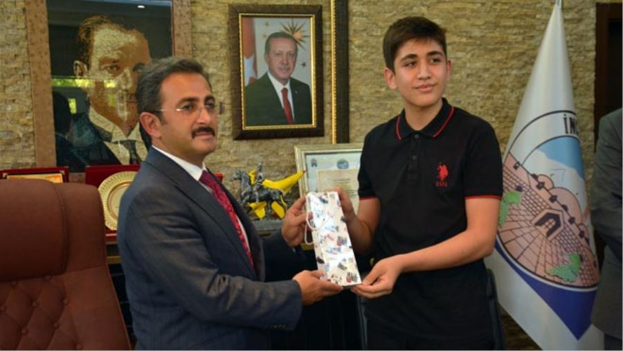 AKSU’DAN LGS ŞAMPİYONUNA TEBRİK