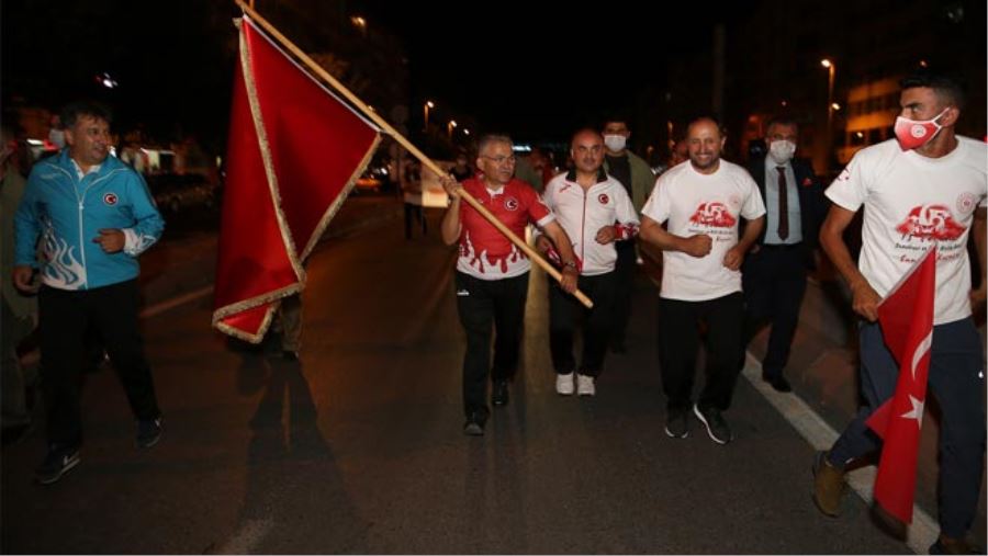 BÜYÜKKILIÇ DEMOKRASİ NÖBETİNDE