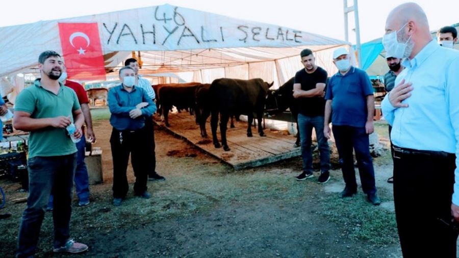 BAŞKAN ÇOLAKBAYRAKDAR: KURBAN KESİM MERKEZİNİ ZİYARET ETTİ