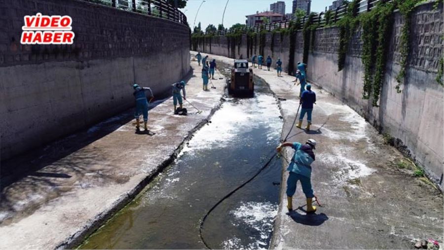 KOCASİNAN’DA KANALLAR TEMİZLENİYOR