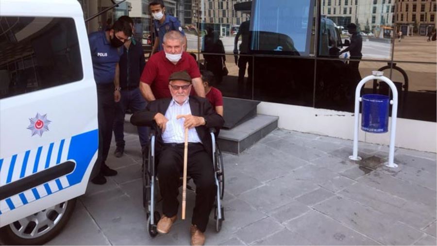 YANLIŞLIKLA EŞİNİ VURAN ADAMI YAŞI DA KURTARAMADI